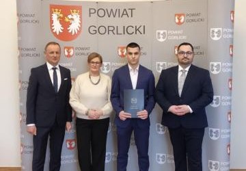 Stypendium Starosty Powiatu Gorlickiego dla ucznia LO w Bobowej!